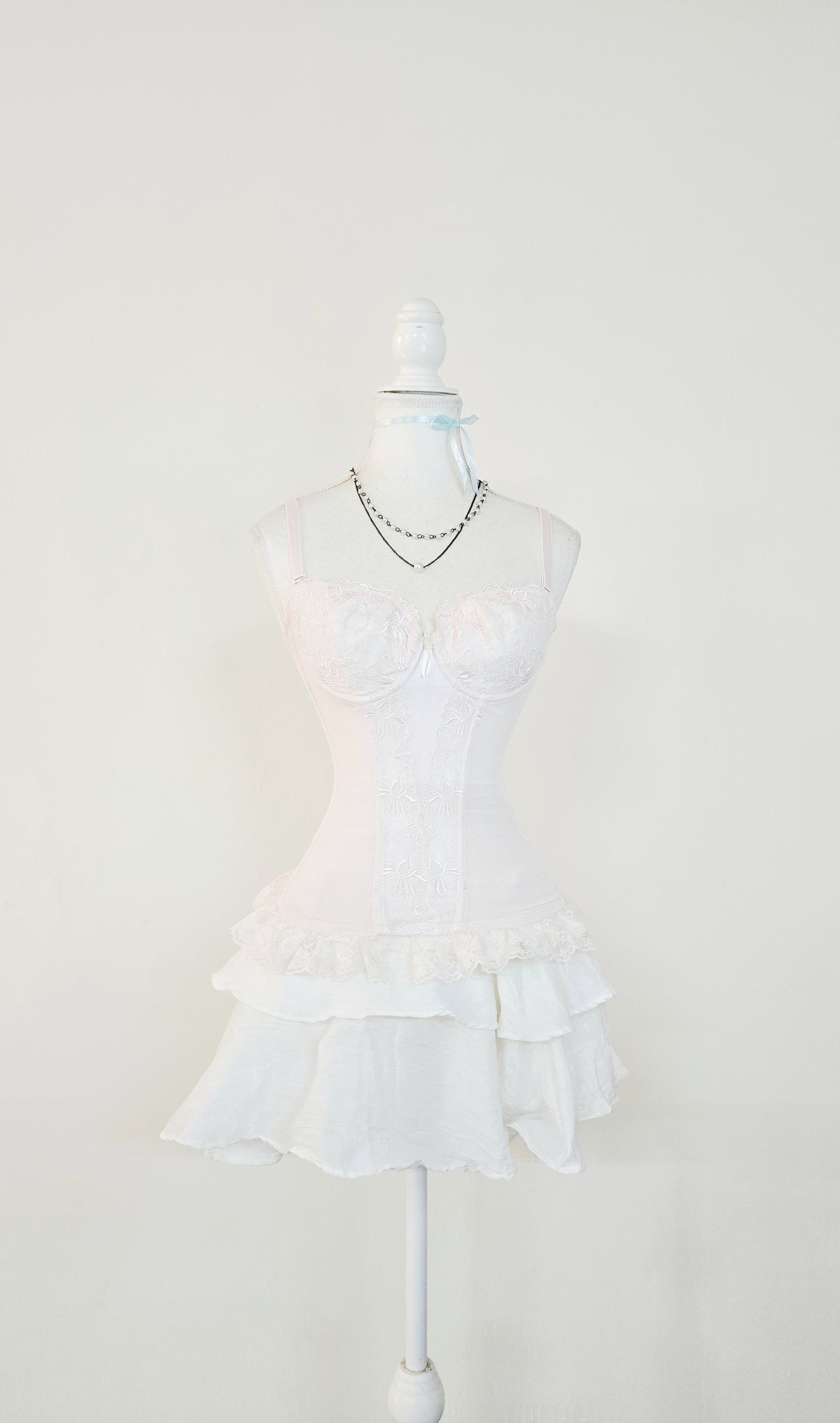 The Porcelain Lace Underbust Bustier(Size - XS)