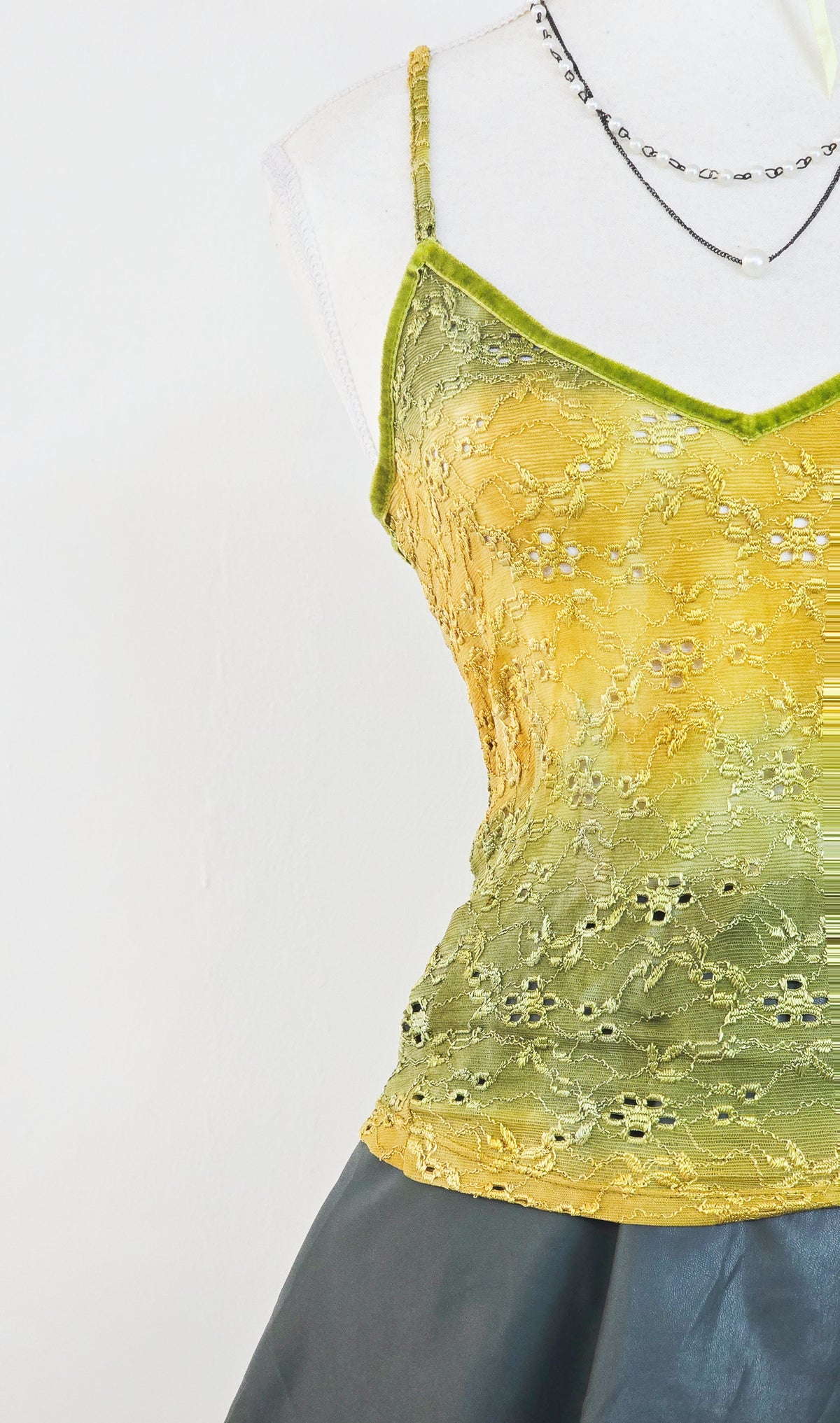 The Moss & Marigold Ombré Lace Cami(Size - XS)