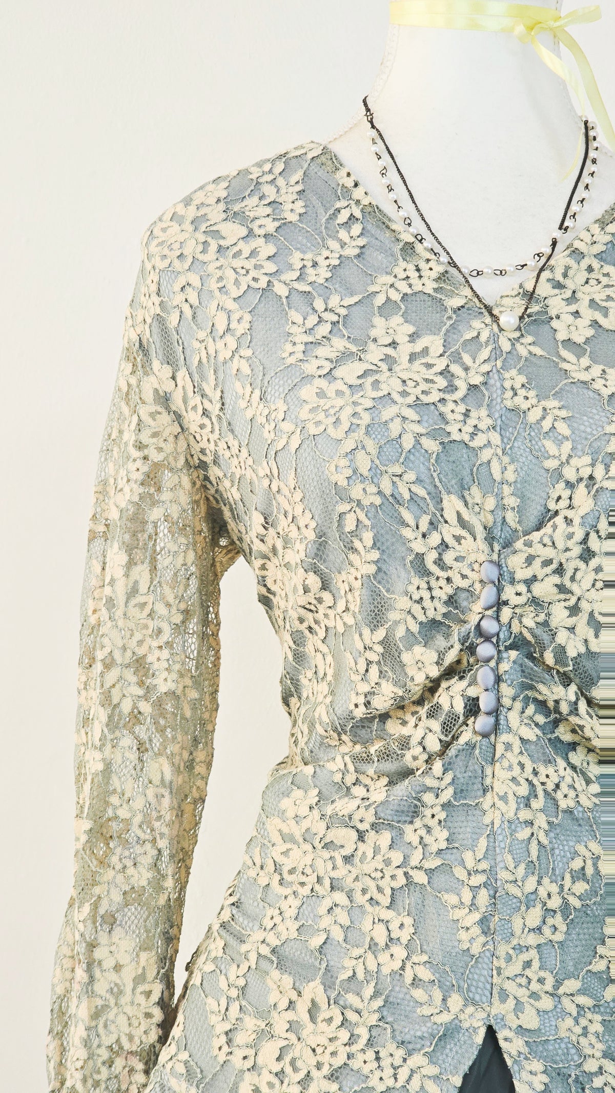 The Frosted Sage Floral Lace Blouse(Size - M)