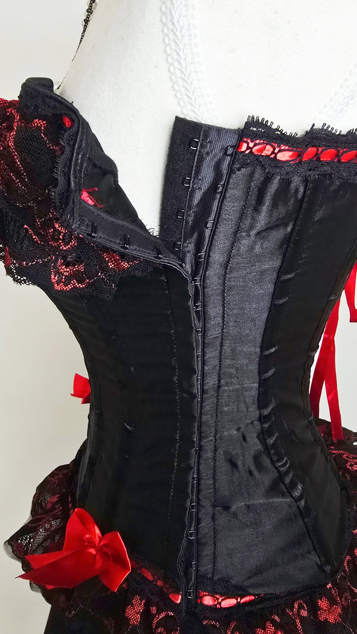 The Scarlet Ribbon Vampire Corset(Size - S,M)