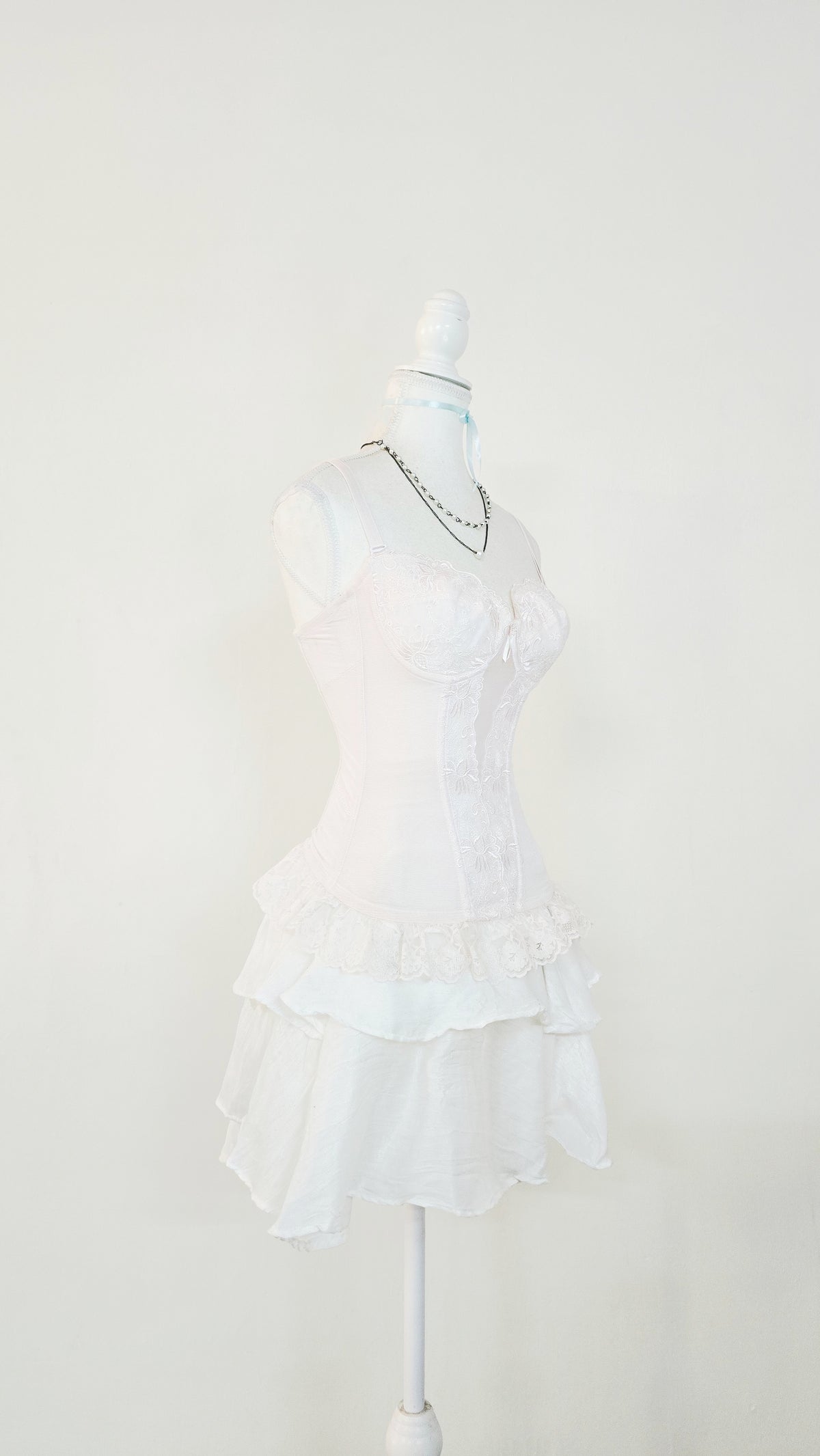 The Porcelain Lace Underbust Bustier(Size - XS)